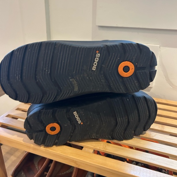 Bogs Classic Floral Black Girls Bogs Snow/Rain Boots - Picture 5 of 5